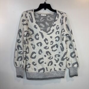 Maurice's‎  Sweater  Women's Small Cheeta Print V-neck  pullover sweater